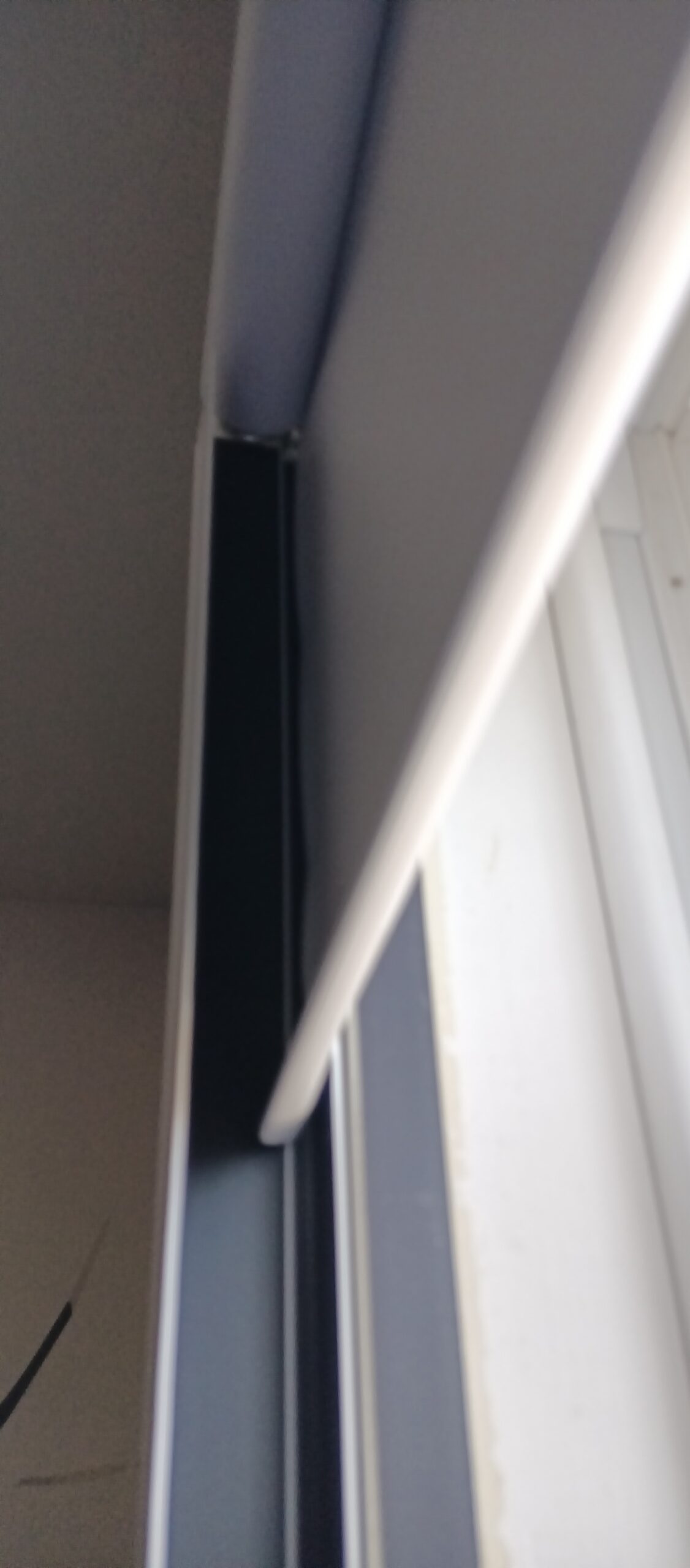 U channel for roller shades